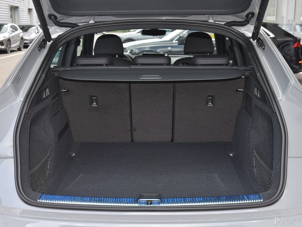 納多灰?jiàn)W迪Q5L Sportback后備廂空間圖片