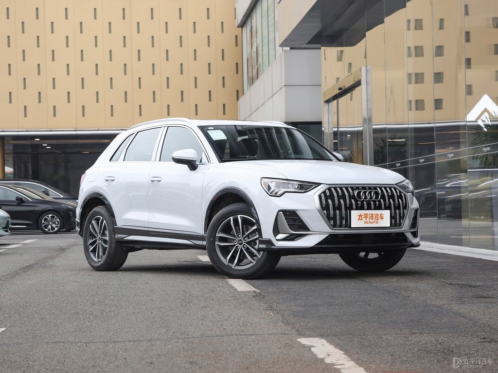 冰川白奧迪Q3整車外觀外觀圖片