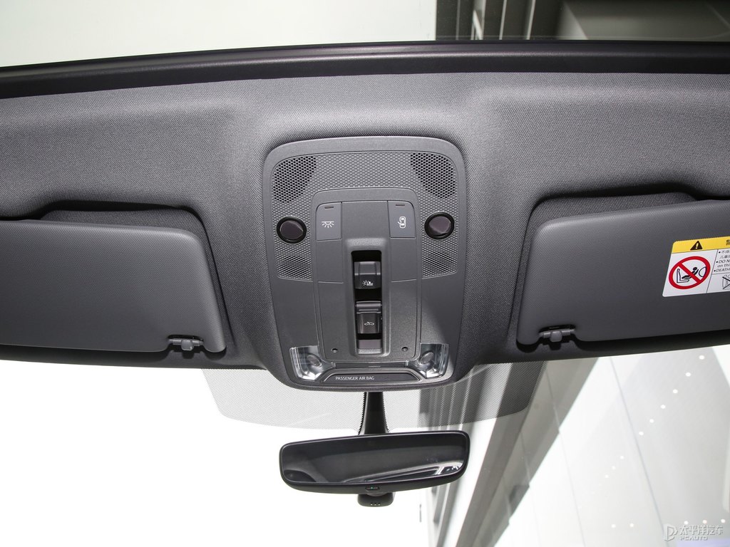 冰川白奧迪Q3車廂內(nèi)飾圖片