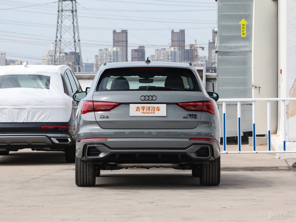 量子灰奧迪Q3整車外觀外觀圖片