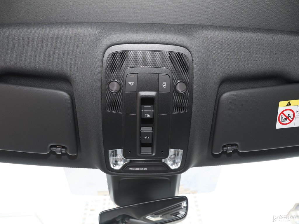 量子灰奧迪Q3車廂內(nèi)飾圖片