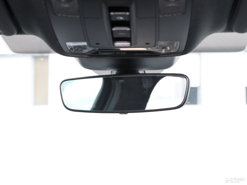 量子灰奧迪Q3車廂內(nèi)飾圖片