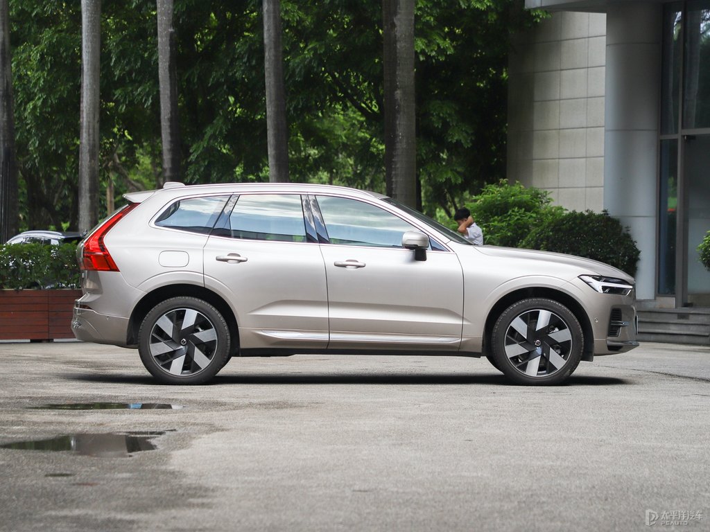 星耀沙沃爾沃XC60新能源整車外觀外觀圖片