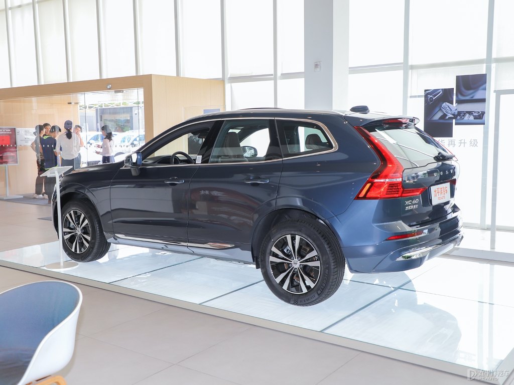 牛仔藍(lán)沃爾沃XC60整車外觀外觀圖片