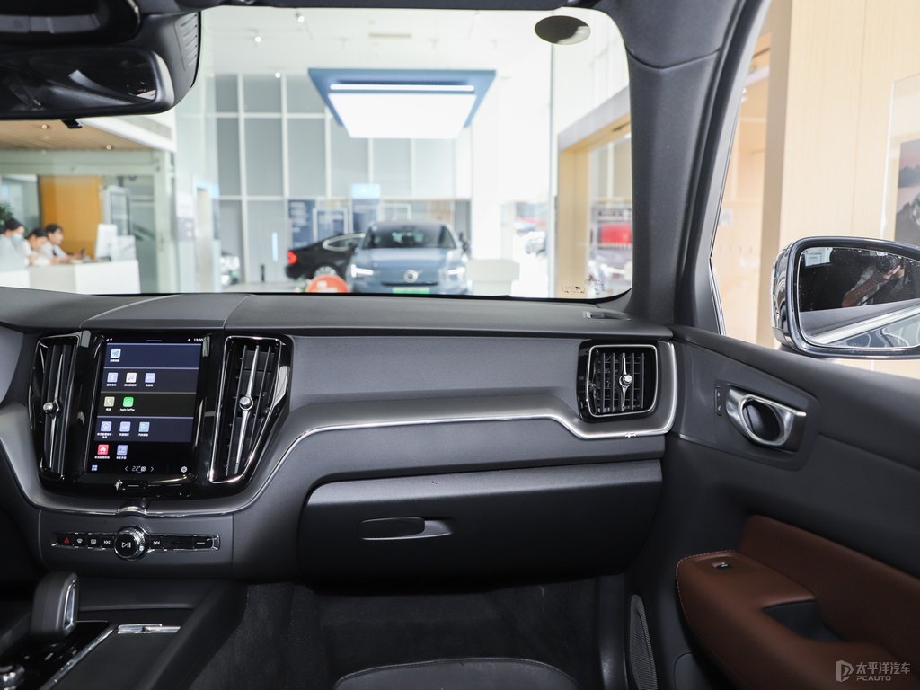 牛仔藍沃爾沃XC60中控內(nèi)飾圖片