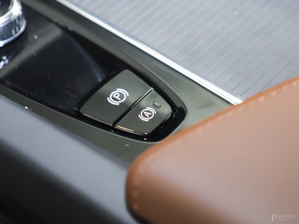 牛仔藍(lán)沃爾沃XC60中控內(nèi)飾圖片