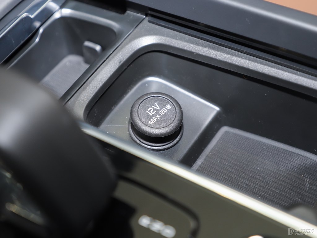 牛仔藍(lán)沃爾沃XC60中控內(nèi)飾圖片