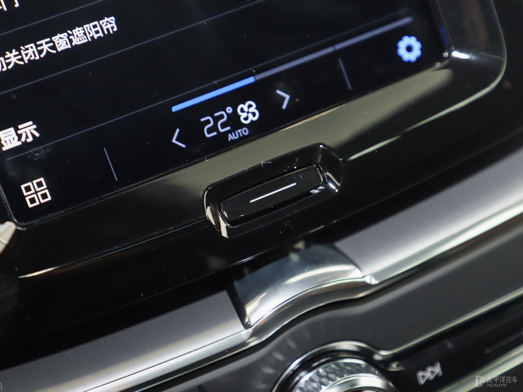 牛仔藍(lán)沃爾沃XC60中控內(nèi)飾圖片