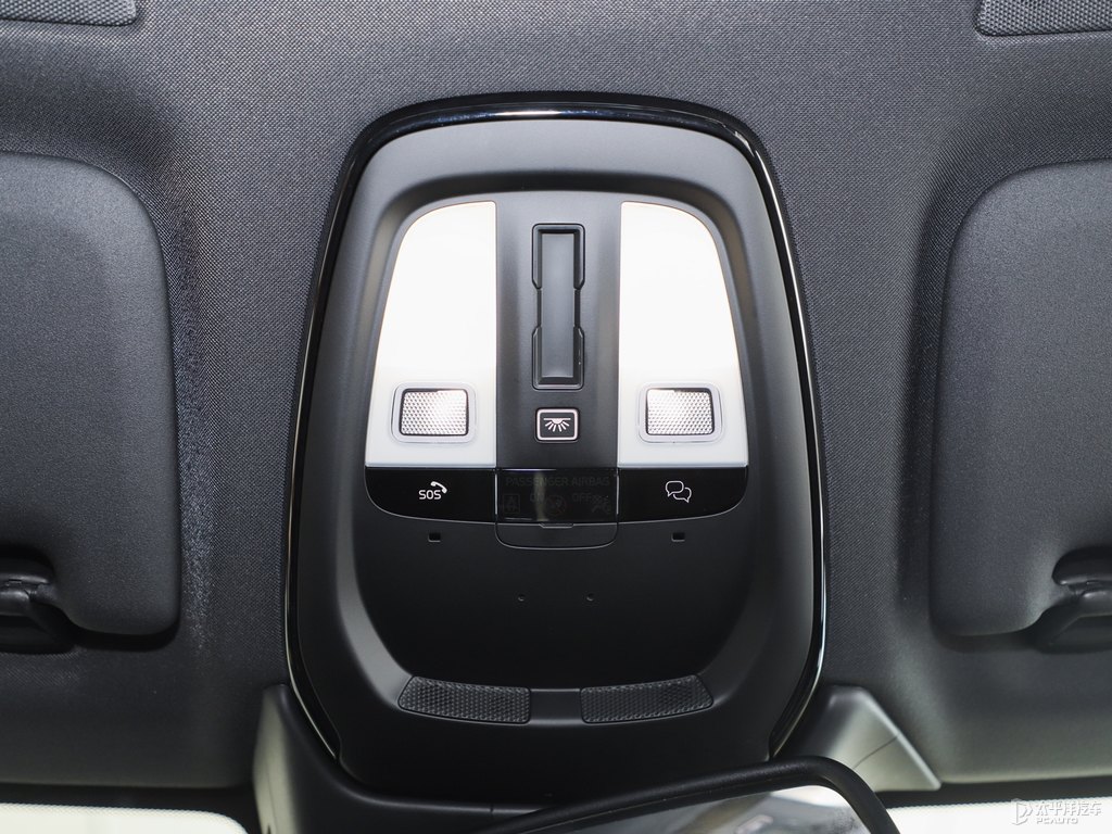 牛仔藍(lán)沃爾沃XC60車(chē)廂內(nèi)飾圖片