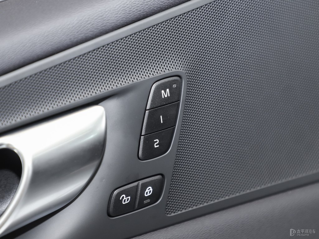 牛仔藍(lán)沃爾沃XC60車廂內(nèi)飾圖片