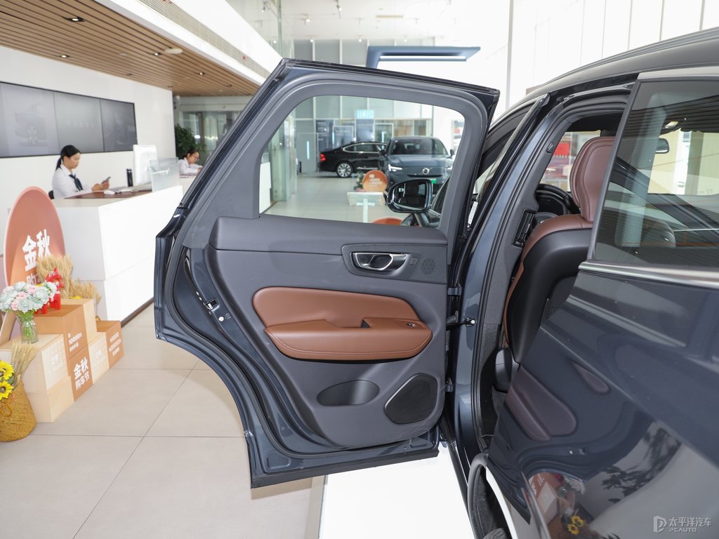 牛仔藍沃爾沃XC60車廂內(nèi)飾圖片