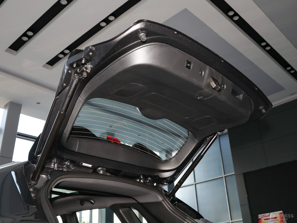 炫影灰長(zhǎng)安CS55PLUS后備廂空間圖片