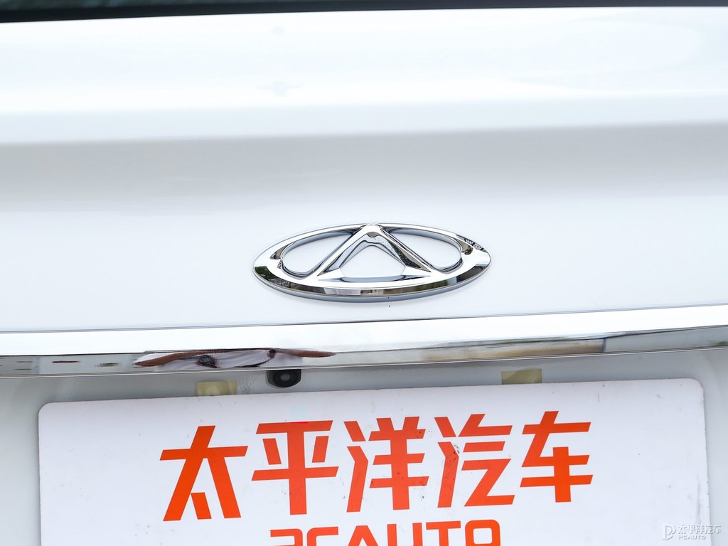 皓月白艾瑞澤5車尾外觀圖片