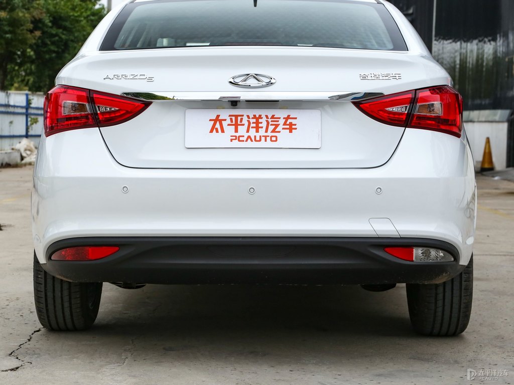 皓月白艾瑞澤5車尾外觀圖片