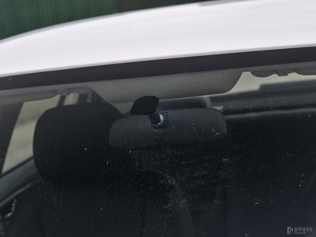 皓月白艾瑞澤5車身外觀圖片