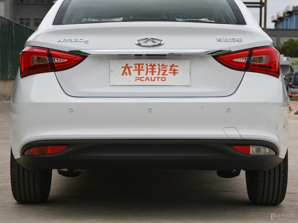 皓月白艾瑞澤5車尾外觀圖片