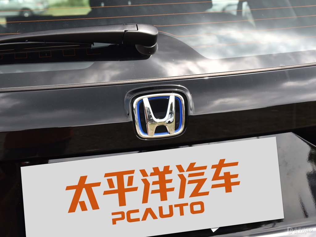 彩晶黑本田CR-V車尾外觀圖片