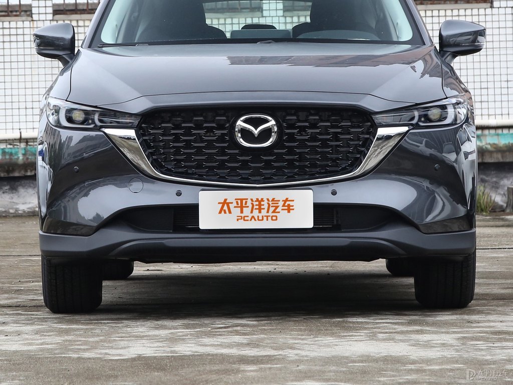 鉑鋼灰馬自達CX-5車頭外觀圖片