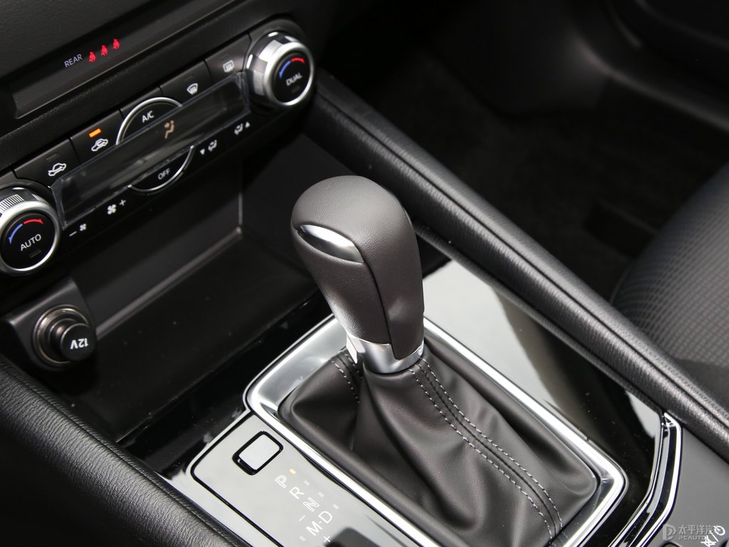 鉑鋼灰馬自達(dá)CX-5中控內(nèi)飾圖片
