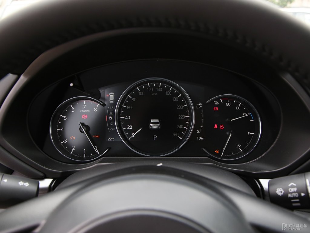 鉑鋼灰馬自達(dá)CX-5中控內(nèi)飾圖片