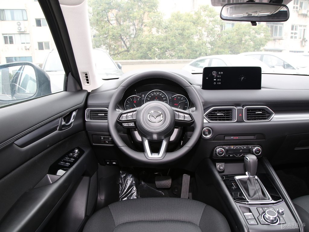 鉑鋼灰馬自達(dá)CX-5中控內(nèi)飾圖片