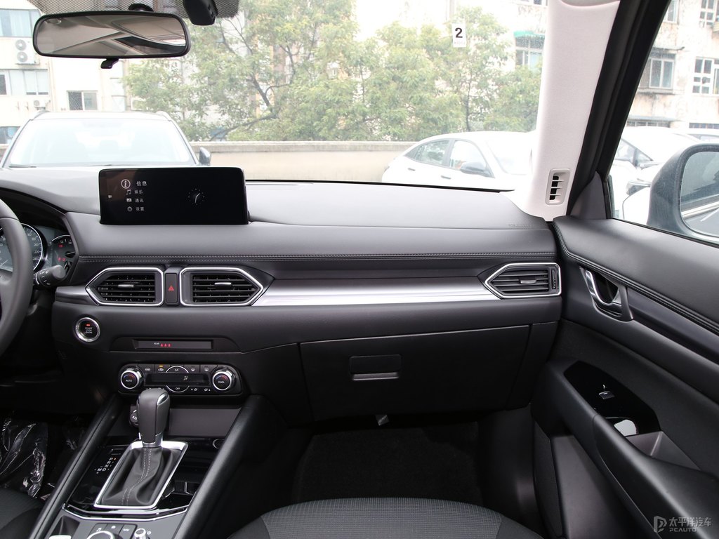 鉑鋼灰馬自達(dá)CX-5中控內(nèi)飾圖片