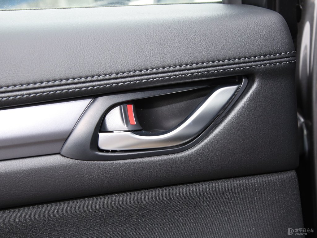 鉑鋼灰馬自達(dá)CX-5車廂內(nèi)飾圖片