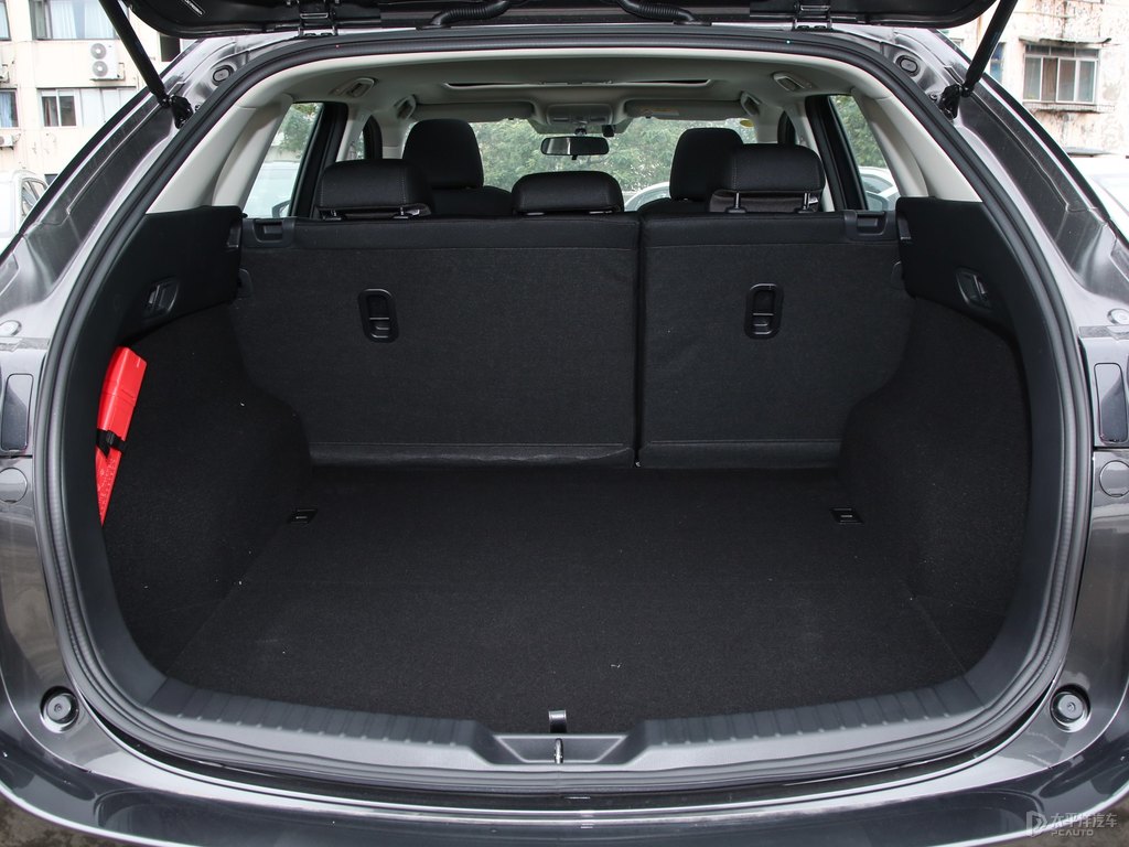 鉑鋼灰馬自達(dá)CX-5后備廂空間圖片
