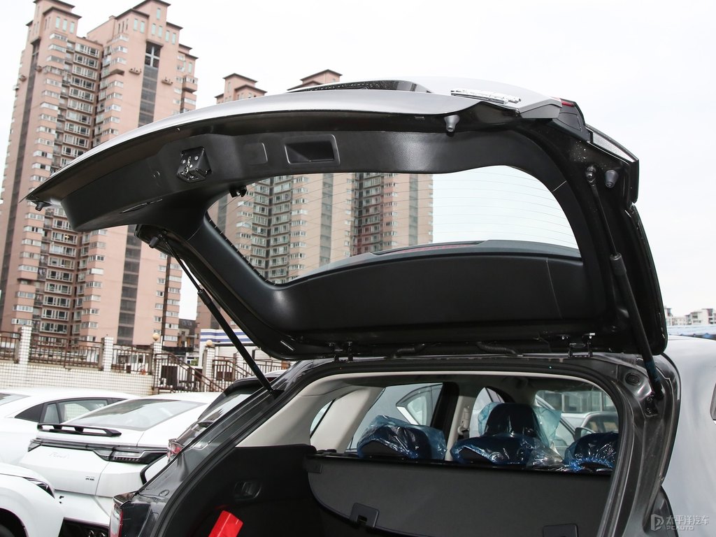 鉑鋼灰馬自達(dá)CX-5后備廂空間圖片