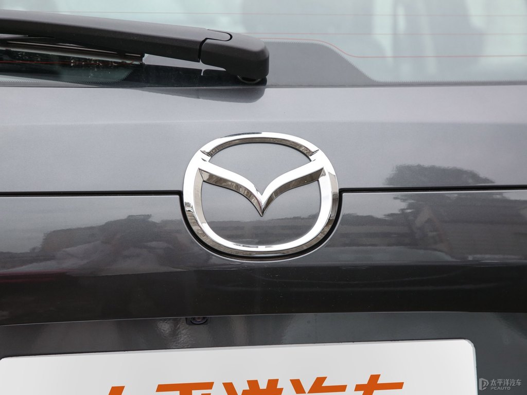 鉑鋼灰馬自達CX-5車尾外觀圖片