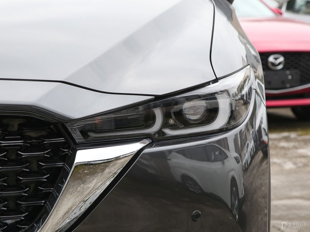 鉑鋼灰馬自達(dá)CX-5車頭外觀圖片
