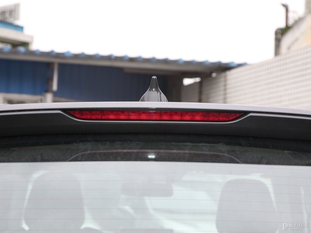 鉑鋼灰馬自達(dá)CX-5車尾外觀圖片