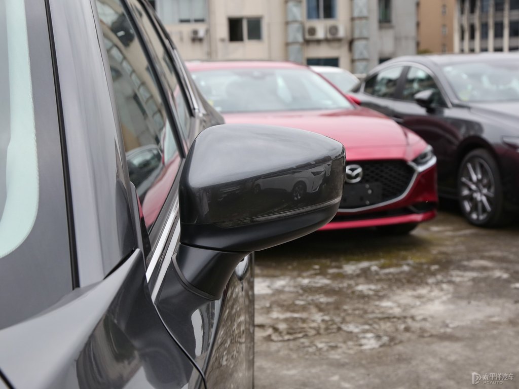 鉑鋼灰馬自達CX-5車身外觀圖片