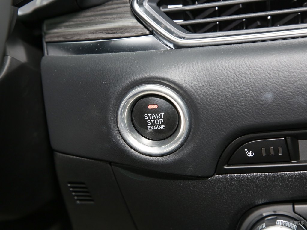 鉑鋼灰馬自達(dá)CX-5中控內(nèi)飾圖片