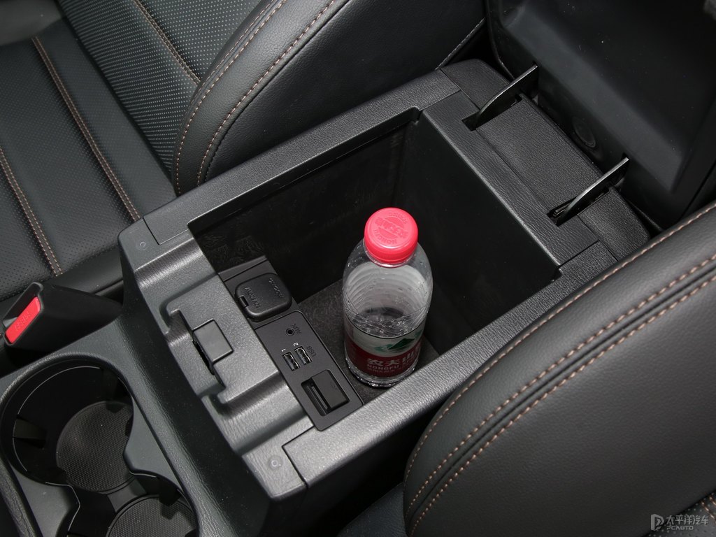 鉑鋼灰馬自達CX-5儲物空間空間圖片