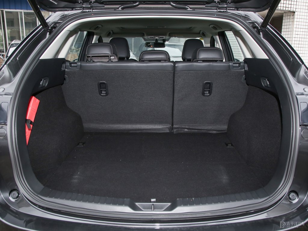 鉑鋼灰馬自達(dá)CX-5后備廂空間圖片