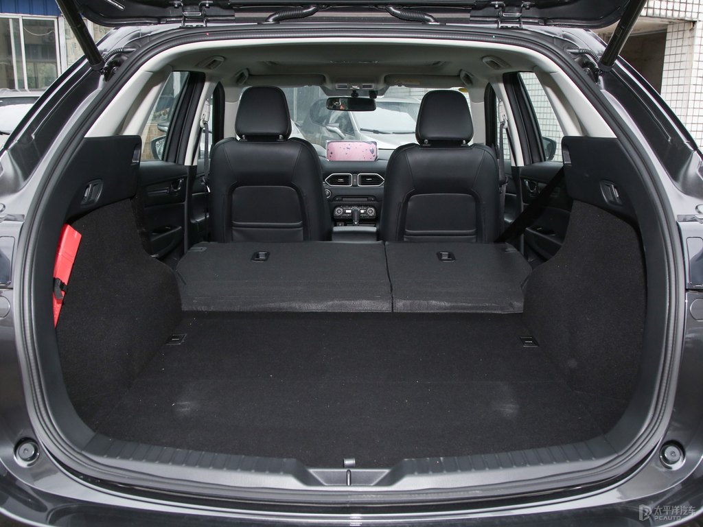 鉑鋼灰馬自達CX-5后備廂空間圖片