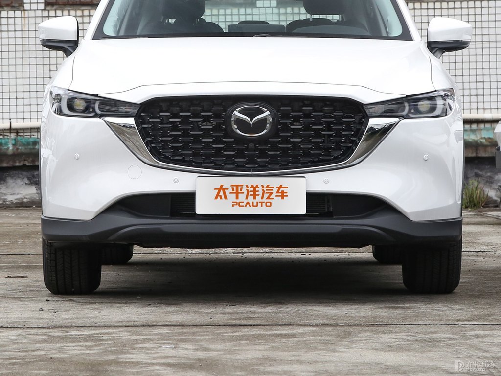 珠光白馬自達CX-5車頭外觀圖片