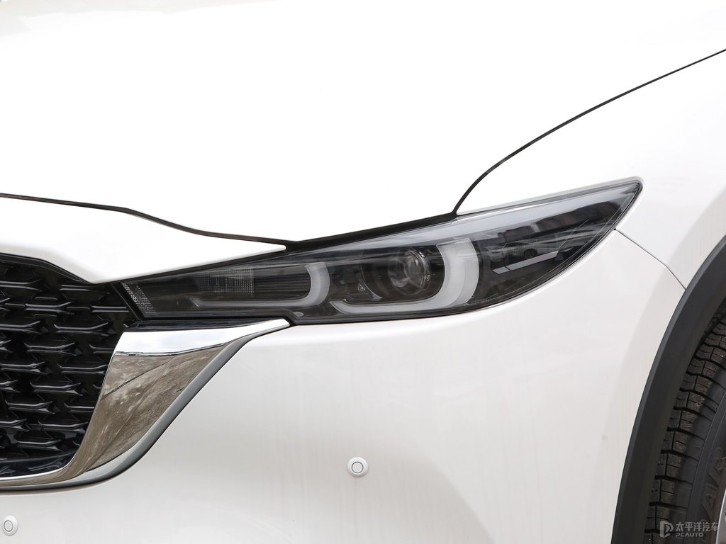 珠光白馬自達(dá)CX-5車頭外觀圖片