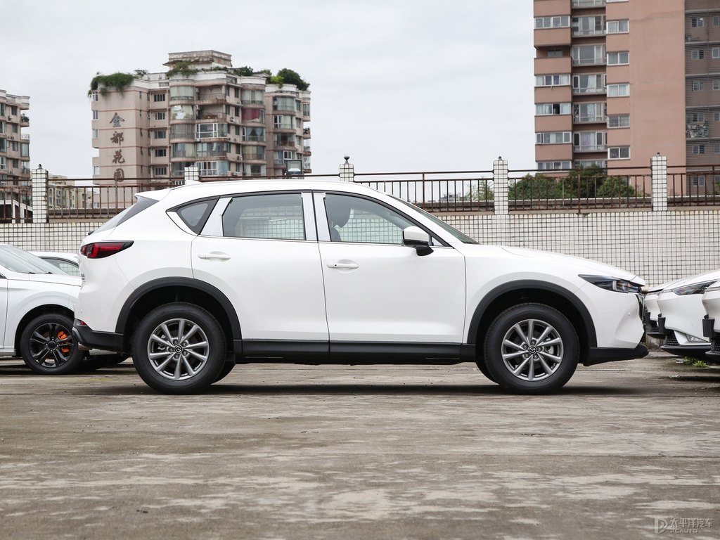 珠光白馬自達(dá)CX-5整車(chē)外觀外觀圖片