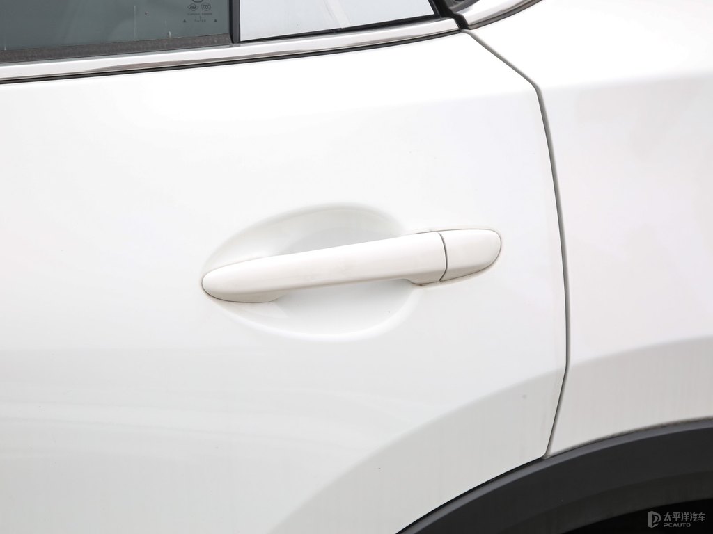 珠光白馬自達(dá)CX-5車身外觀圖片