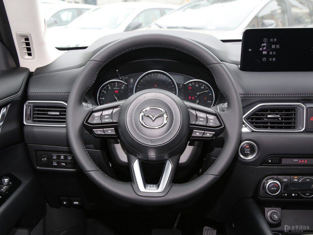 珠光白馬自達CX-5中控內飾圖片