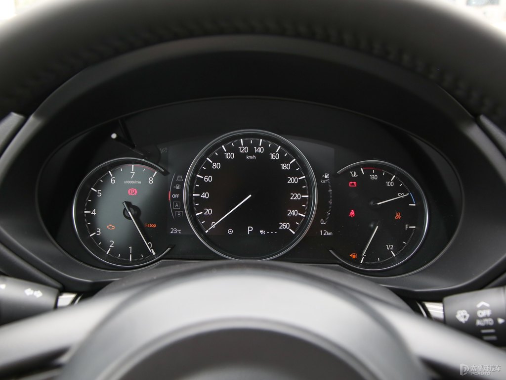 珠光白馬自達(dá)CX-5中控內(nèi)飾圖片