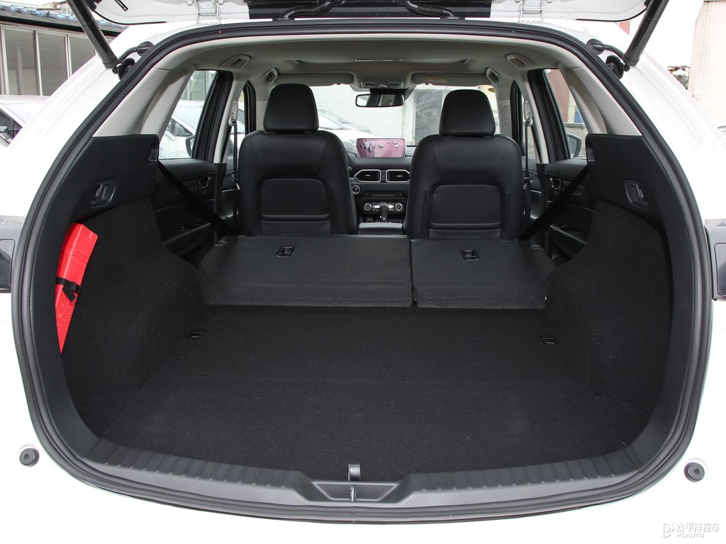 珠光白馬自達(dá)CX-5后備廂空間圖片