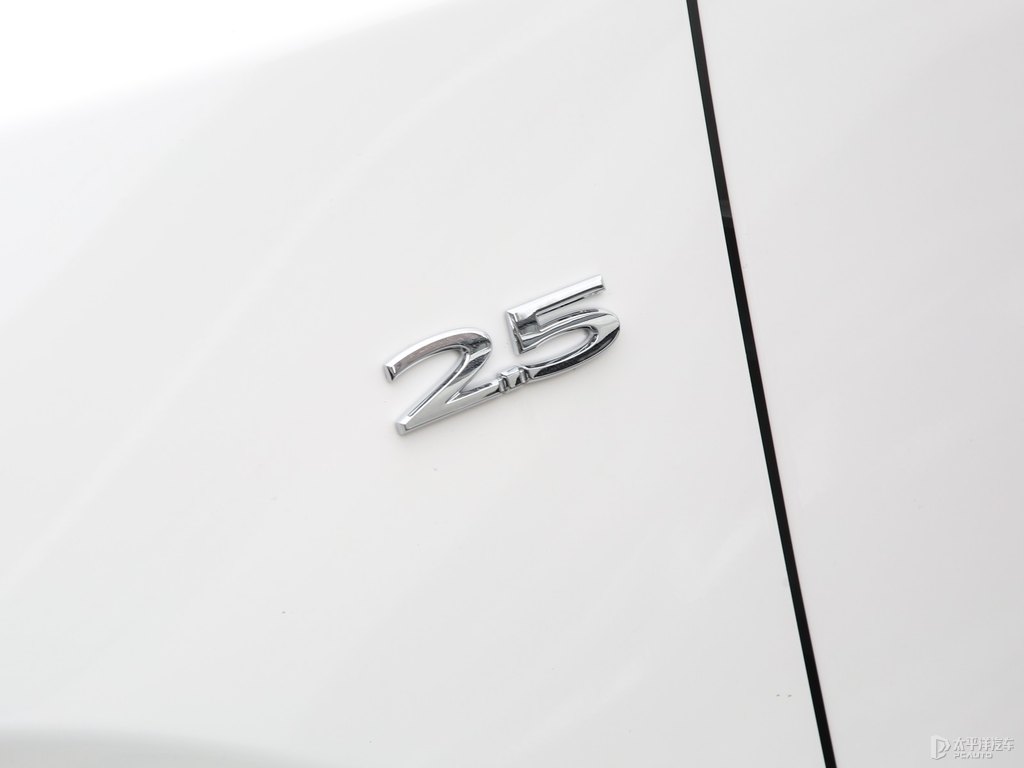 珠光白馬自達(dá)CX-5車身外觀圖片