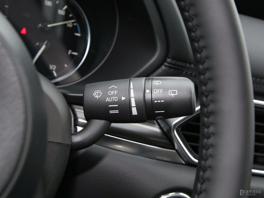珠光白馬自達(dá)CX-5中控內(nèi)飾圖片