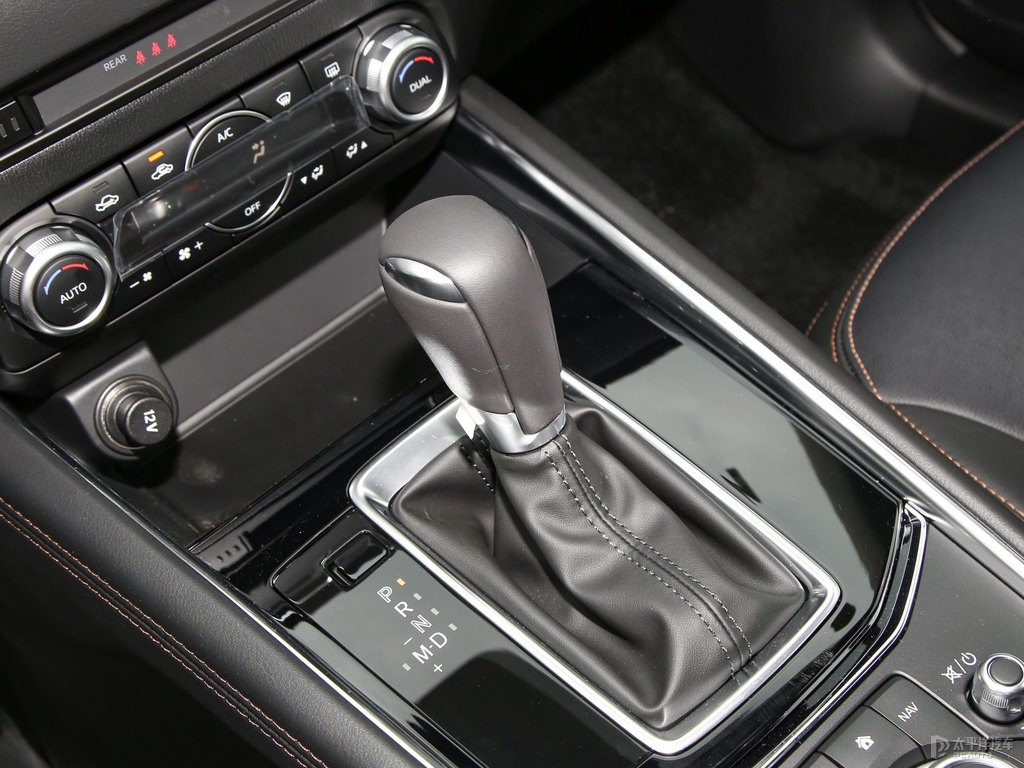 珠光白馬自達(dá)CX-5中控內(nèi)飾圖片