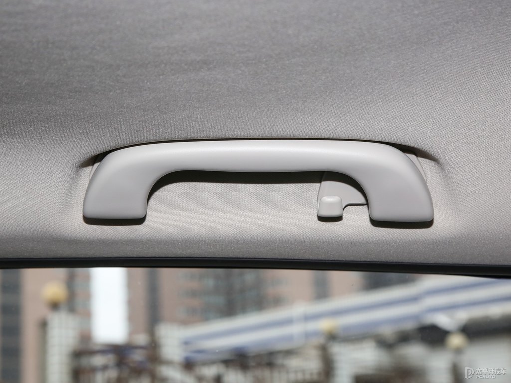 珠光白馬自達(dá)CX-5車廂內(nèi)飾圖片