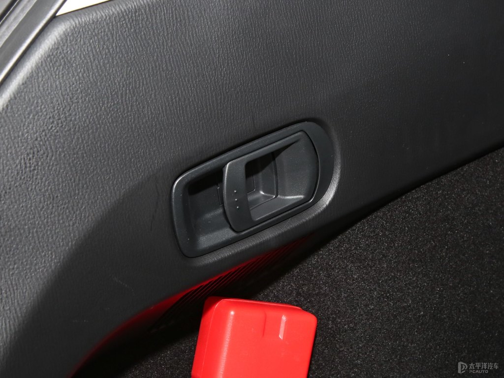 珠光白馬自達(dá)CX-5后備廂空間圖片
