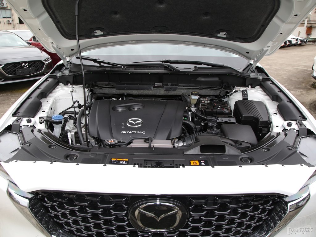珠光白馬自達(dá)CX-5發(fā)動機(jī)其它細(xì)節(jié)圖片